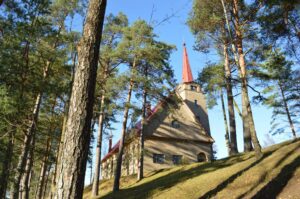 Viesītes luterāņu baznīca